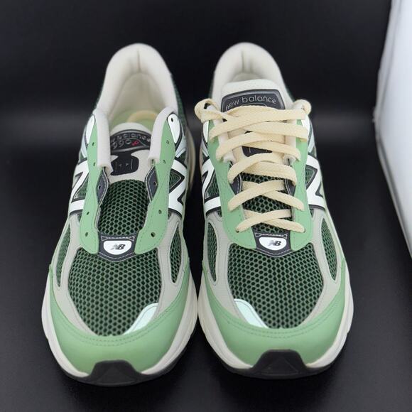 New Balance 990v6 MiUSA Avocado Natural Mint
